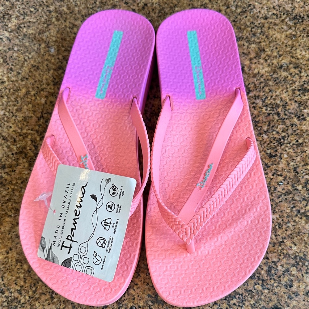 Ipanema Two-Tone Pink Sandals, Made in Brazil. Size 8/9